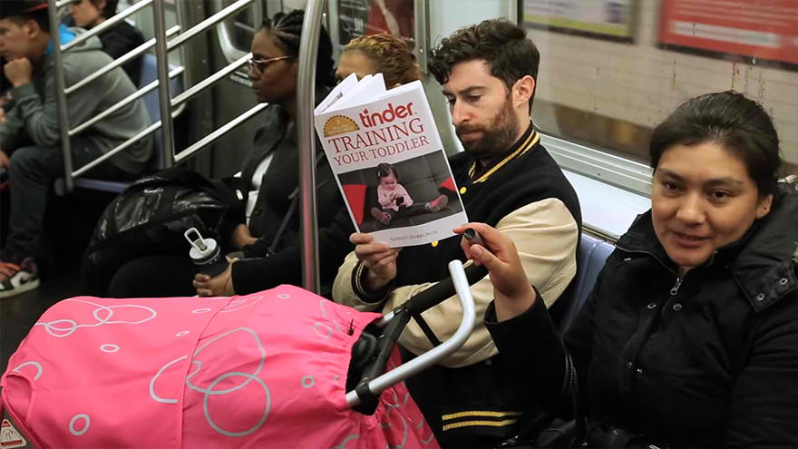 autómentes nap metrózás scott rogowsky vicces könyv minimalista kihívás környezettudatos közlekedés