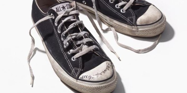 Kurt Cobain converse cipő
