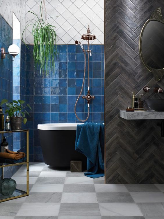 trendi fürdő arezzo design pantone 2020 classic blue klasszikus kék fürdőszoba