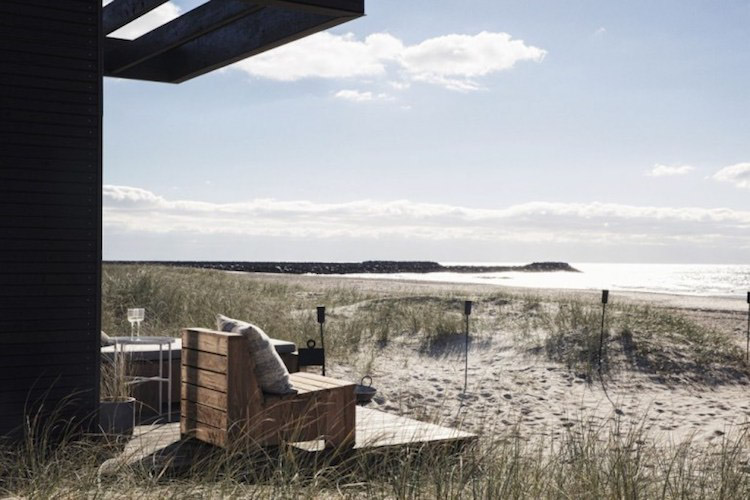 tengerparti kis ház dániában 20 négyzetméter lakberendezés nyaraló skandináv stílus