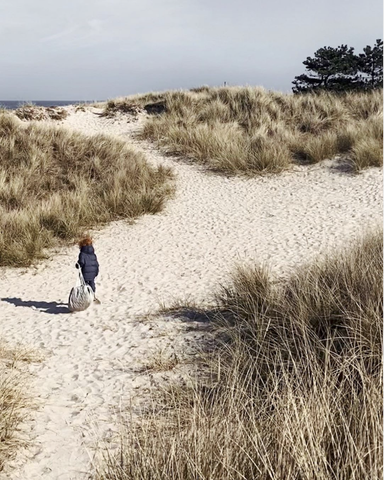 Ez a dán faház szuper inspiráció, ha átalakítanád nyaralódat – de a skandináv stílusú otthonhoz is nyerhetsz belőle tippeket!