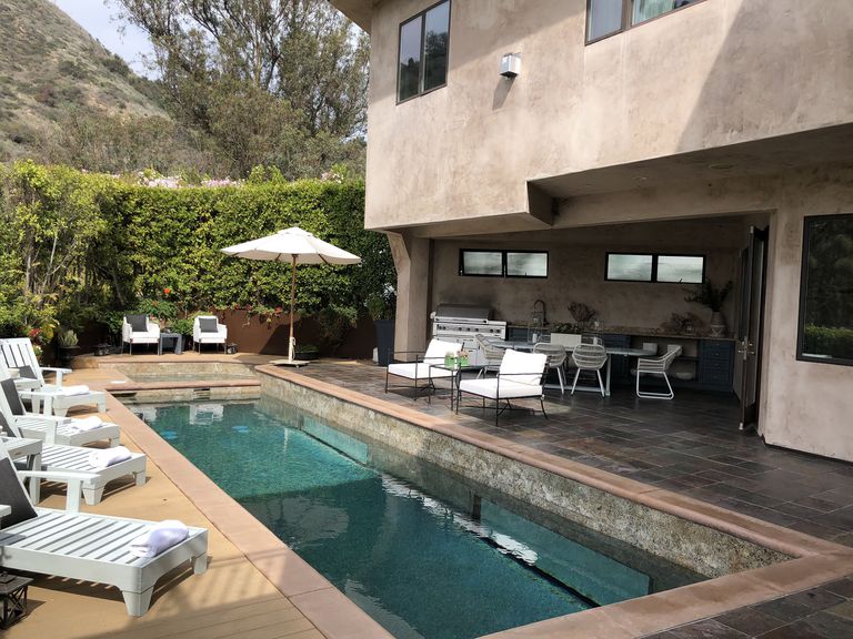 Egészen elképesztően néz ki a Született Feleségek sztárja, Eva Longoria kaliforniai, a hollywoodi hegyekben található háza – nézz be te is!