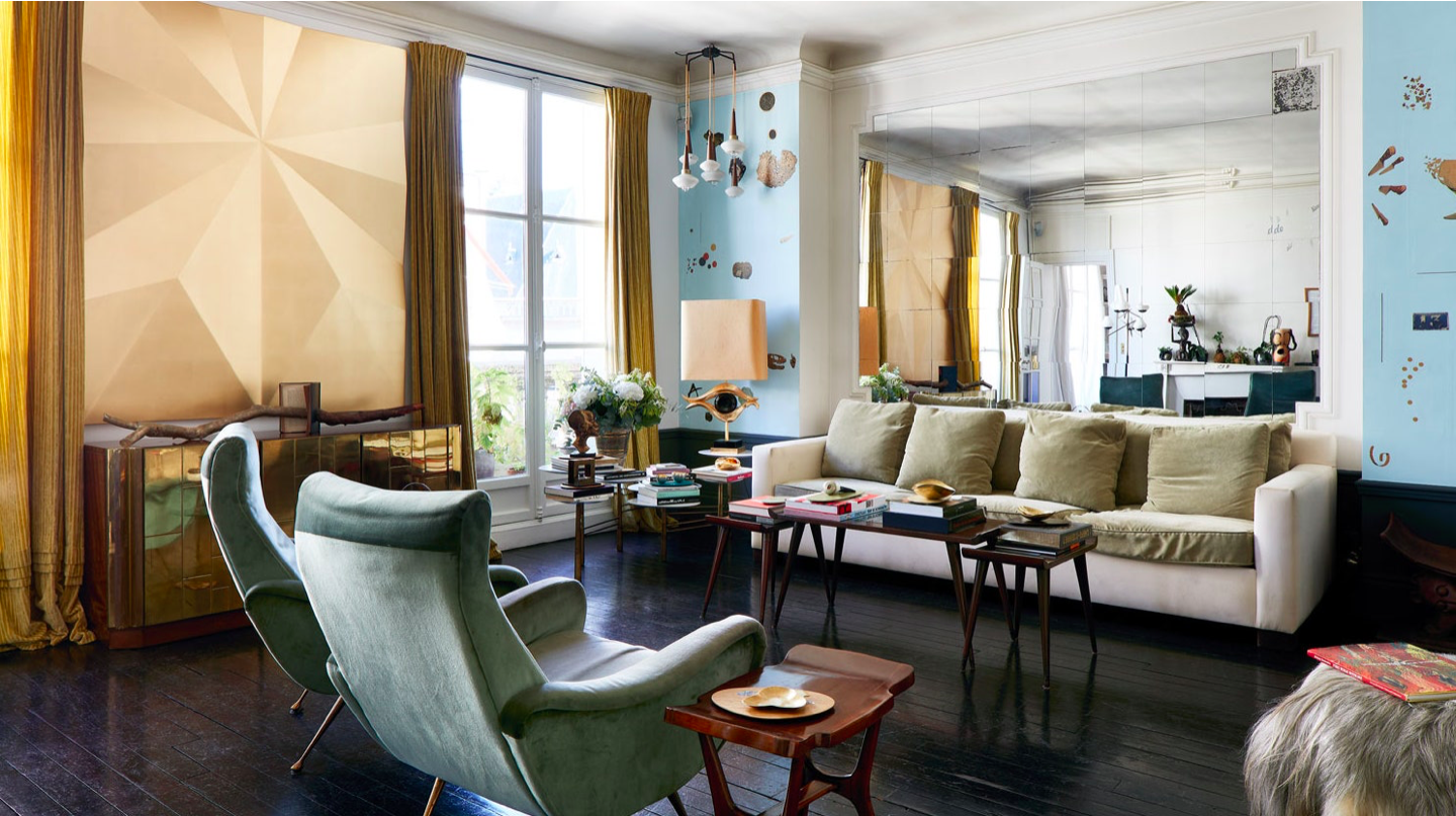 Nézz be egy fantasztikus színes párizsi lakásba. Utánozhatatlan francia stílus Párizs szívében – eklektikus, mégis letisztult stílusban.